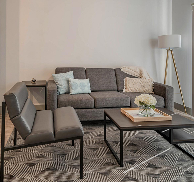 Spacious, Modern Apartments - Image 01
